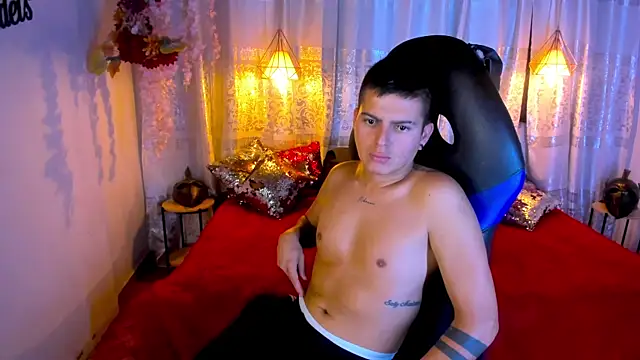 Snapshot of JOHS_TYLER chatting on October 20, 2025, 11:32 am JOHS TYLER online show from October 20, 2025, 11:32 am