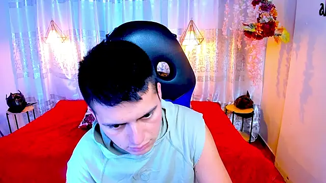 Snapshot of JOHS_TYLER chatting on October 21, 2025, 11:44 am JOHS TYLER online show from October 21, 2025, 11:44 am