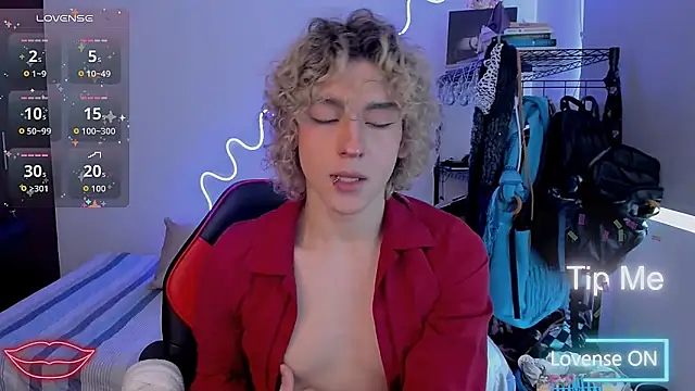 Lyric Mirage online show from November 18, 2025, 8:13 pm