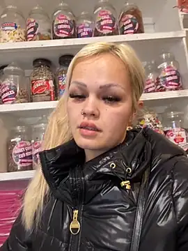 CherryXOX- online show from November 20, 2025, 10:59 am