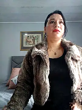 Elizabeth bennett 6 online show from April 9, 2026, 1:38 pm