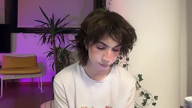 kira yoshika9e online show from February 8, 2026, 8:56 pm