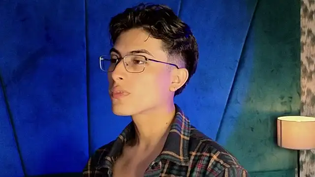 Aaron Eze online show from November 15, 2025, 9:11 pm