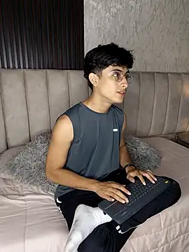 Aaron Eze online show from January 6, 2026, 7:28 pm