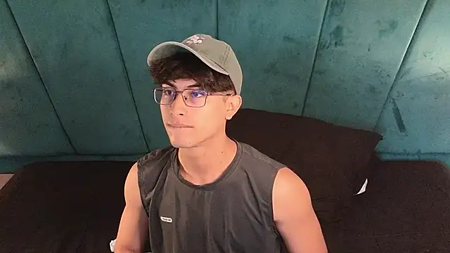 Aaron Eze online show from April 10, 2026, 12:32 pm