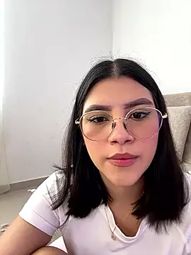 Julietalcl online show from January 14, 2026, 9:20 pm