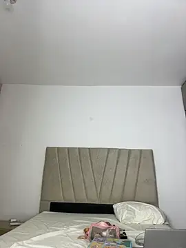 Julietalcl online show from March 22, 2026, 9:02 am