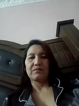 Bigtitsass81 online show from November 10, 2025, 4:17 pm