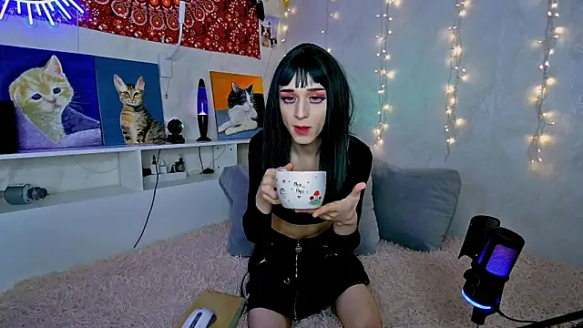 whoalexxa online show from November 30, 2025, 12:09 pm