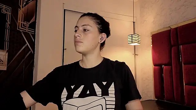 moon winy online show from November 27, 2025, 11:56 am