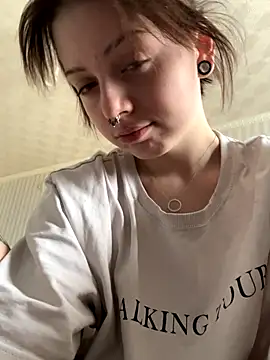 AnmiXHot online show from October 17, 2025, 11:46 am