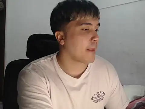 CuteAlexBoy online show from April 25, 2026, 9:23 pm
