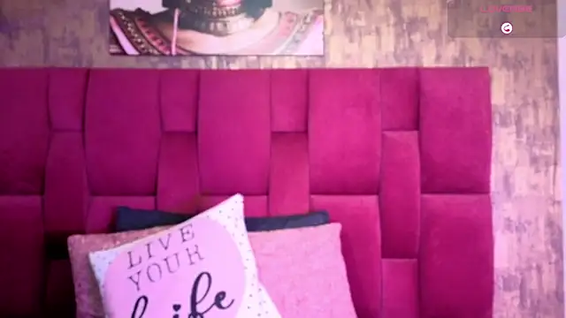 camila  bouzas online show from February 12, 2026, 12:00 pm