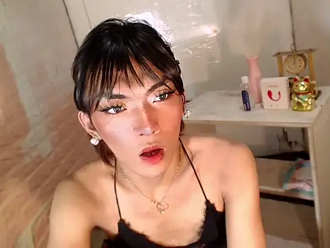 HaileyPresly online show from April 15, 2026, 2:13 pm