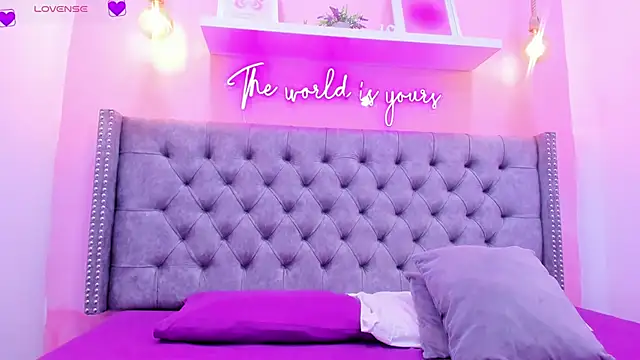 Sophiia 77 online show from November 16, 2025, 10:26 pm