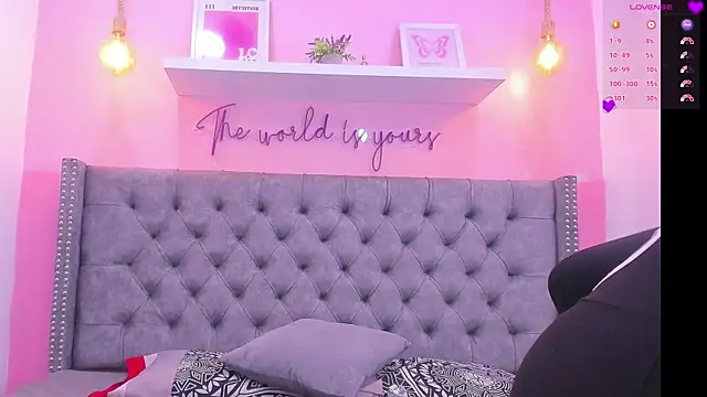 Sophiia 77 online show from March 27, 2026, 9:03 pm