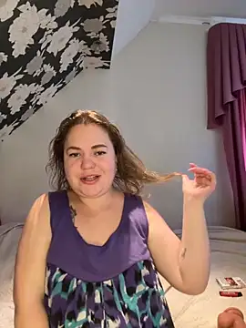 GoldMuse online show from October 18, 2025, 9:43 am