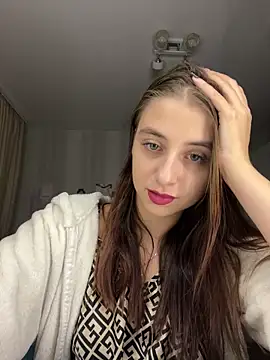 ScarletVelur online show from November 28, 2025, 8:33 pm