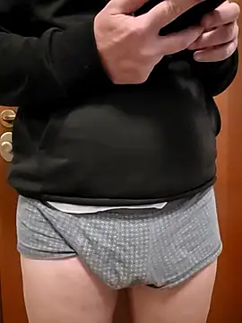 Italianstyle79 online show from April 30, 2026, 10:32 am