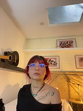 Emma duff online show from March 19, 2026, 7:40 pm