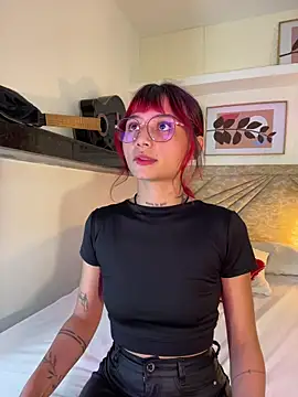 Emma duff online show from April 15, 2026, 7:43 pm