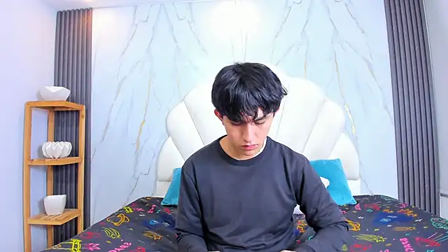 hoot booys  online show from April 17, 2026, 8:45 pm