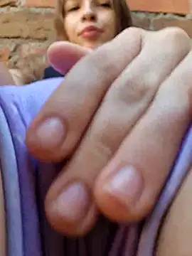 bambiluly online show from November 7, 2025, 1:00 pm