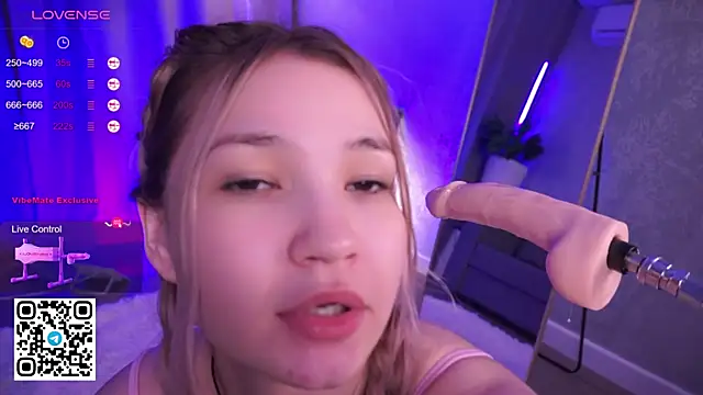 MerandaBlosom online show from April 10, 2026, 5:12 am