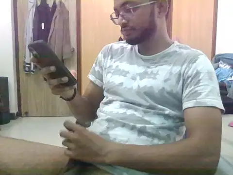 Snapshot of ramsy1982 chatting on October 26, 2025, 8:37 pm ramsy1982 online show from October 26, 2025, 8:37 pm