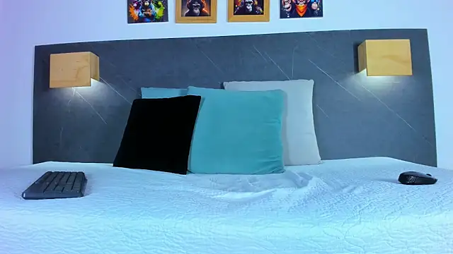 iamdoll online show from February 19, 2026, 8:27 pm