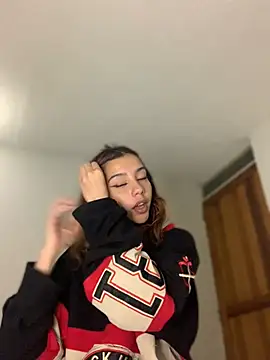 MiaaCute- online show from February 25, 2026, 12:42 am