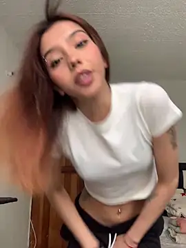 MiaaCute- online show from March 31, 2026, 10:21 pm