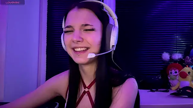 Snapshot of HanaMantanaDell chatting on December 3, 2025, 3:21 pm HanaMantanaDell online show from December 3, 2025, 3:21 pm