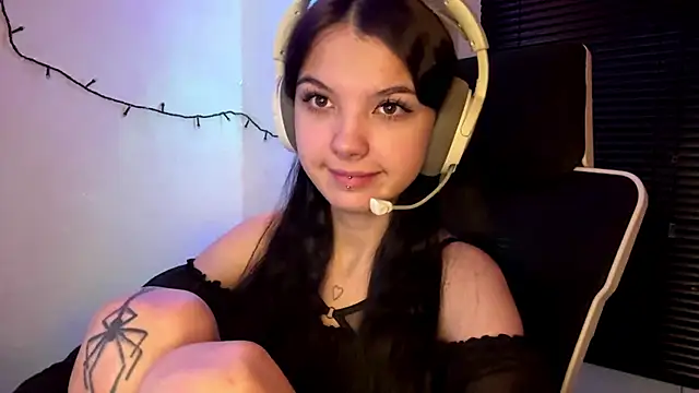 Snapshot of HanaMantanaDell chatting on February 10, 2026, 5:17 pm HanaMantanaDell online show from February 10, 2026, 5:17 pm