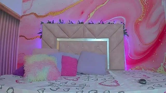 mia  blaze   online show from October 25, 2025, 3:25 am