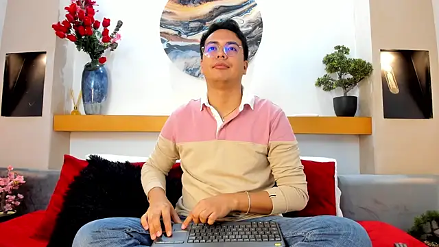 JohnBelRose online show from November 4, 2025, 7:46 pm