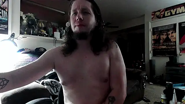 biggerisbetter12 online show from October 18, 2025, 9:43 am