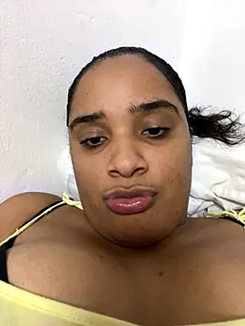 Snapshot of sararose2001 chatting on October 18, 2025, 1:52 am sararose2001 online show from October 18, 2025, 1:52 am