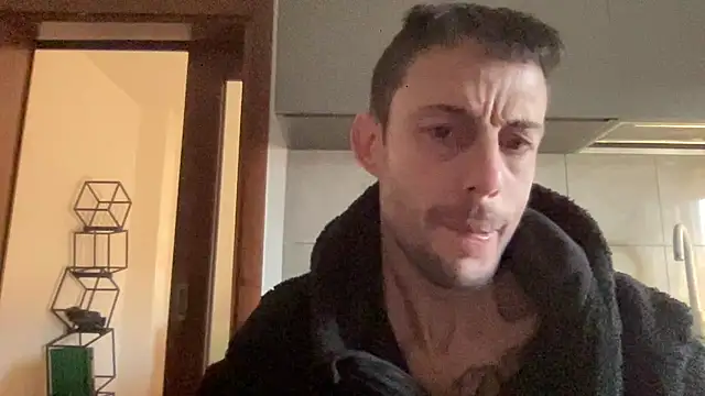 Snapshot of Drgghjkkk chatting on February 25, 2026, 7:18 am Drgghjkkk online show from February 25, 2026, 7:18 am