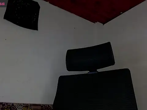 Scarlett crastrawberry online show from April 12, 2026, 12:04 am