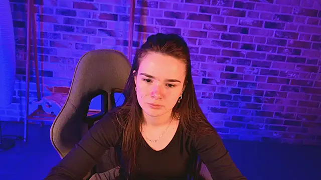 May Bloom online show from April 18, 2026, 10:08 am