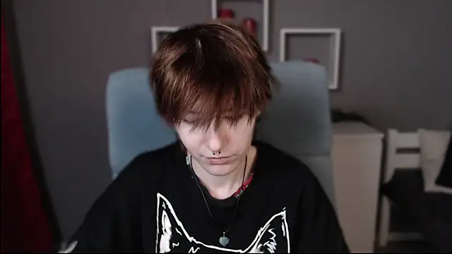 guitarandangell online show from November 21, 2025, 5:06 am