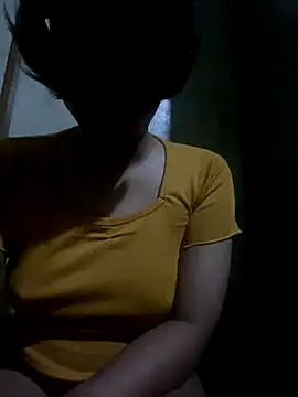Snapshot of MiraAbellana chatting on October 27, 2025, 4:55 pm MiraAbellana online show from October 27, 2025, 4:55 pm