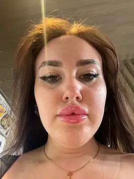 KiraSunshine online show from February 19, 2026, 4:19 am