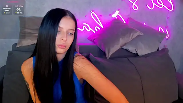 Eva Mayers online show from November 3, 2025, 1:19 am