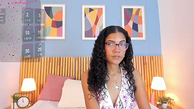 AuroraPinkk online show from December 16, 2025, 1:38 pm