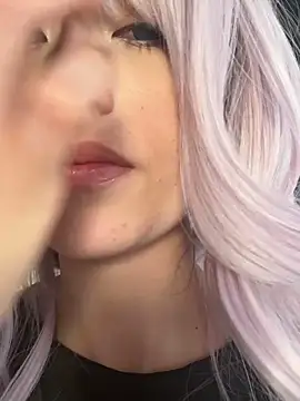 Tiny Dream online show from December 13, 2025, 8:04 pm