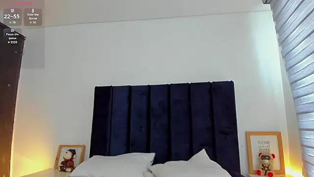 melanie roux   online show from March 16, 2026, 12:31 pm