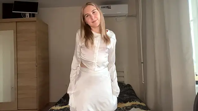 MyraLitterers online show from November 5, 2025, 12:05 pm