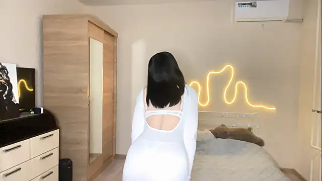 MyraLitterers online show from March 25, 2026, 4:02 pm